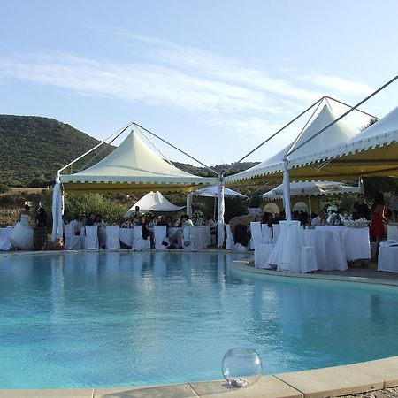 Hotel Ristorante La Tana Di Li Mazzoni Trinità dʼAgultu エクステリア 写真