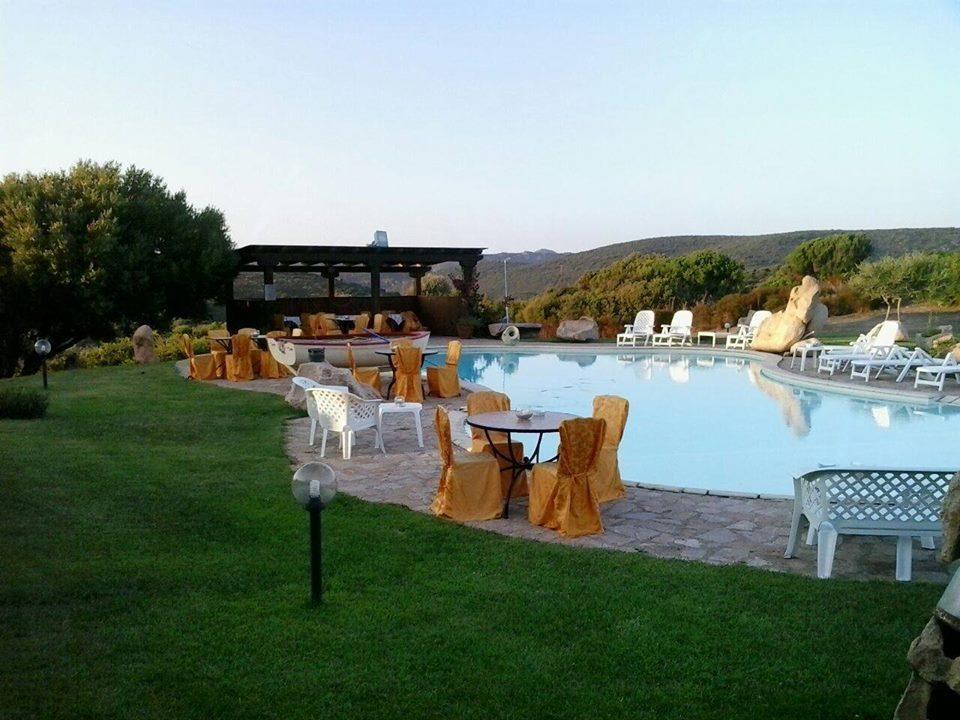 Hotel Ristorante La Tana Di Li Mazzoni Trinità dʼAgultu エクステリア 写真
