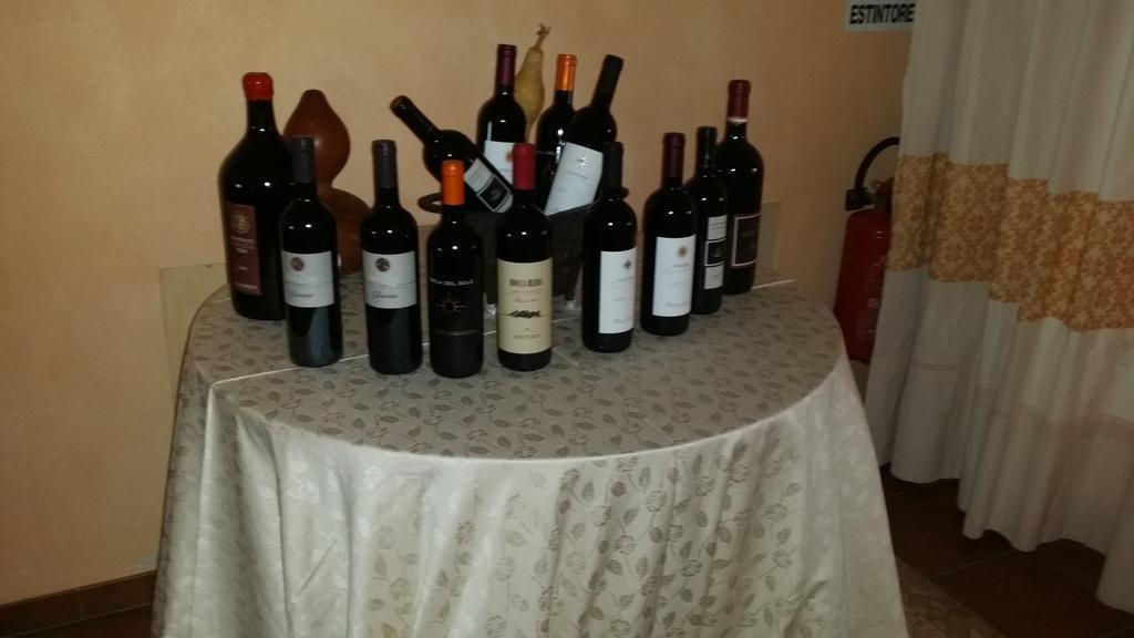 Hotel Ristorante La Tana Di Li Mazzoni Trinità dʼAgultu エクステリア 写真