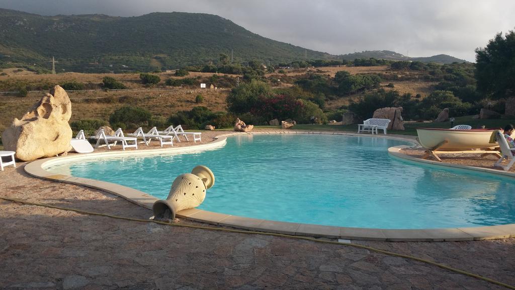Hotel Ristorante La Tana Di Li Mazzoni Trinità dʼAgultu エクステリア 写真