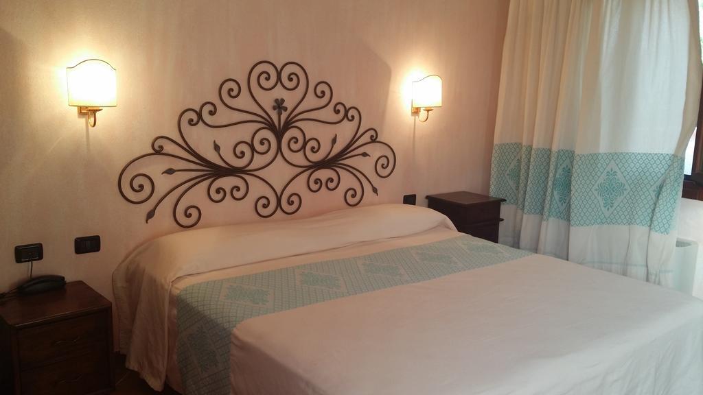 Hotel Ristorante La Tana Di Li Mazzoni Trinità dʼAgultu 部屋 写真