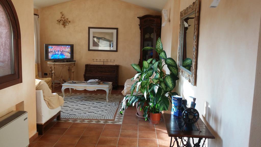 Hotel Ristorante La Tana Di Li Mazzoni Trinità dʼAgultu エクステリア 写真